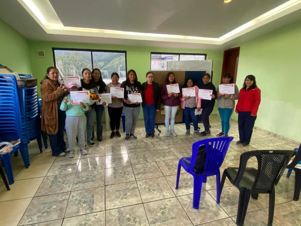 TALLERES EN LA FUNDACION PAN DE VIDA ATUCUCHO