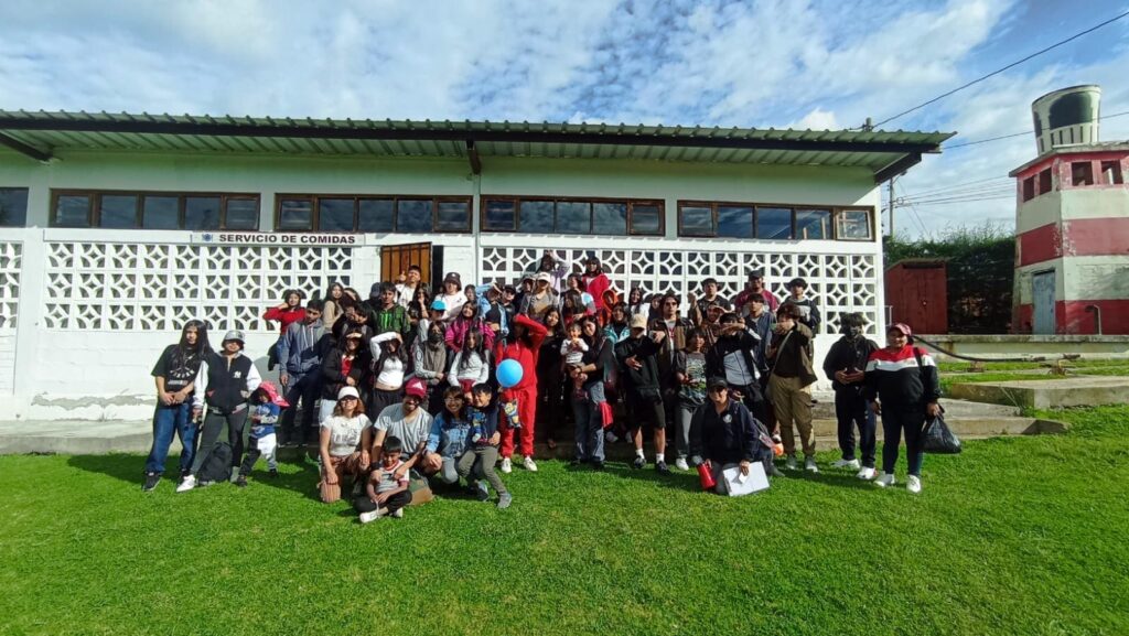 encuentro con jovenes fundacion pan de vida atucucho