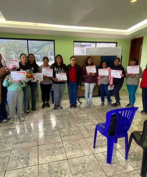 TALLERES EN LA FUNDACION PAN DE VIDA ATUCUCHO