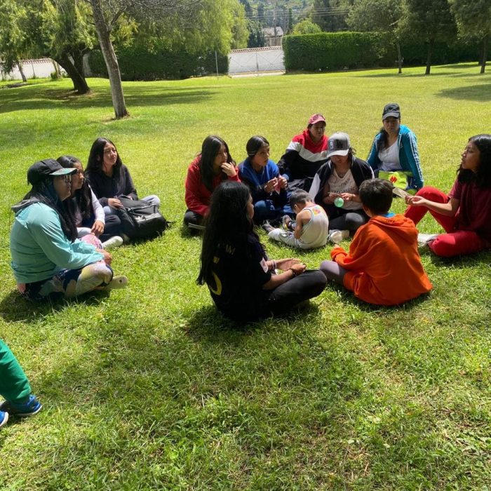 encuentro con jovenes fundacion pan de vida atucucho